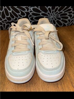 Girls Puma Sneakers